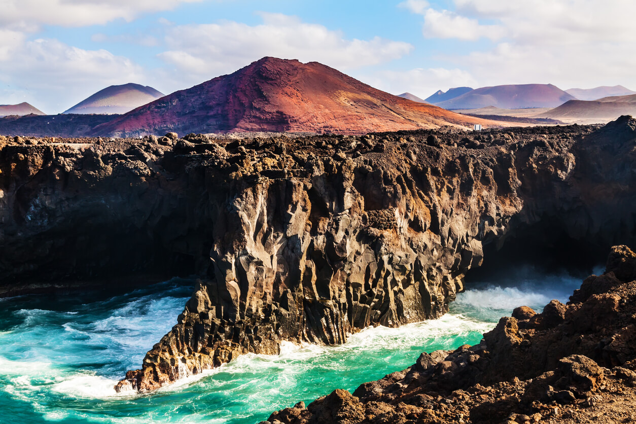 Lanzarote Gdzie I Kiedy Sie Kapac Temperatura Morza W Poszczegolnych Miesiacach